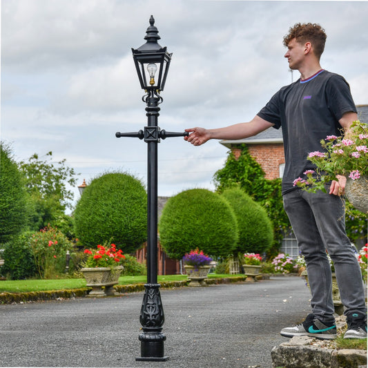 Life size scale of the Kensington Lamp Post Set
