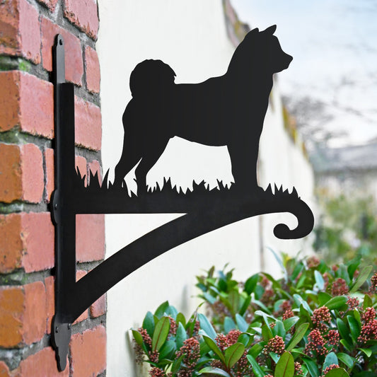 "Akita" Dog Garden Hanging Basket Bracket In Situ