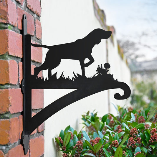 "German Shorthaired Pointer" Dog Garden Hanging Basket Bracket In Situ