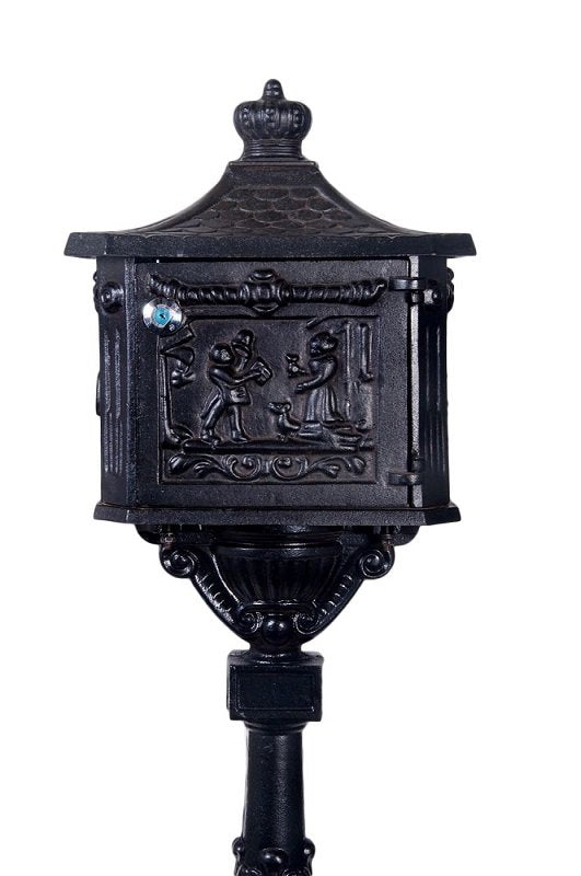 Cast Iron Country Pursuits Free Standing Post Box