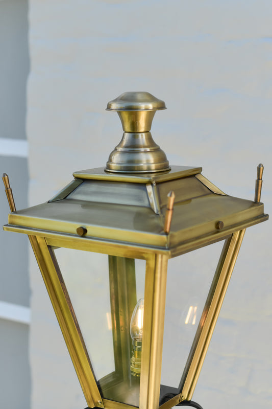 'Dorchester' antique brass lamp post top