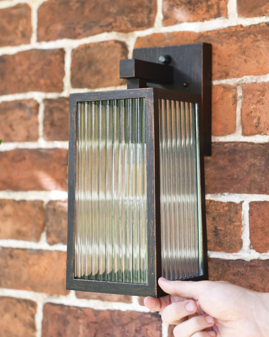 Box-shaped garden light