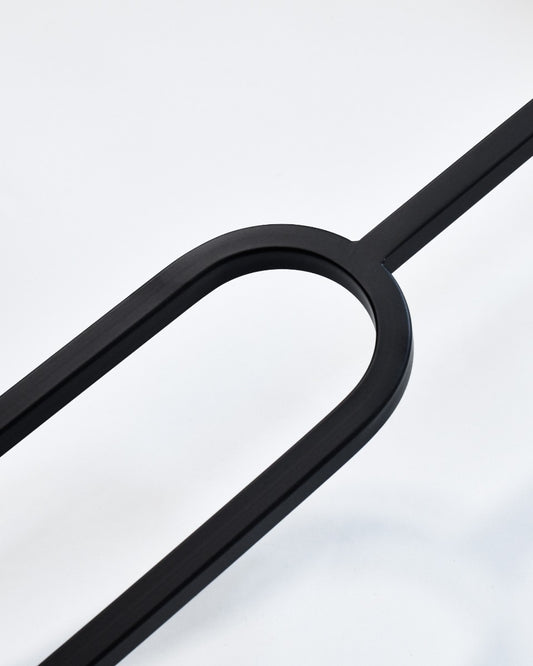 lunula_matte_black_straight_steel_stair_spindle2