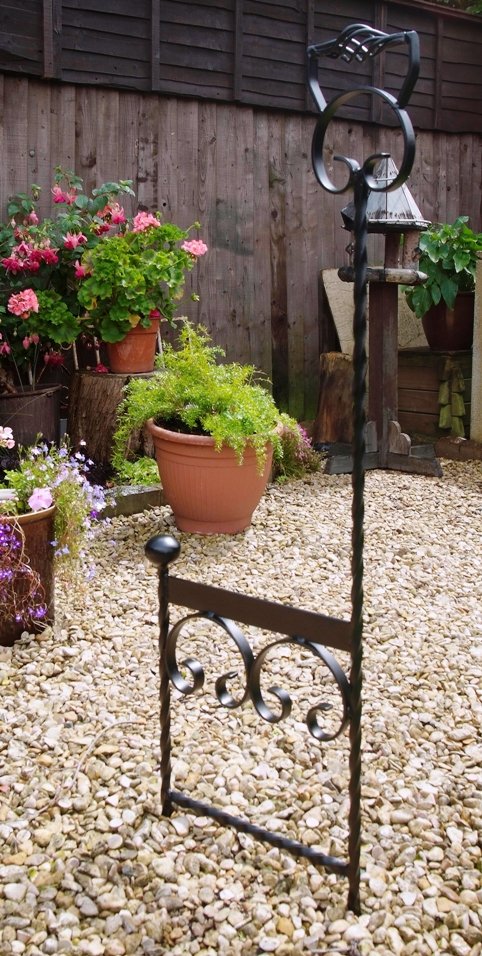 Free standing black boot scraper