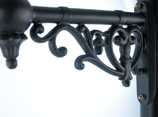 Crowned Victorian Wall light On Ornate Bracket