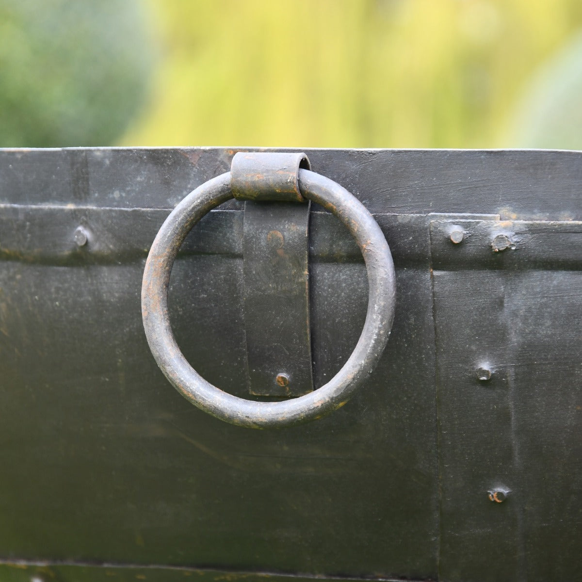 Close up of dropped handle 