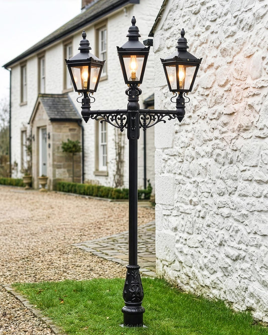 'CHIPPENHAM' TRADITIONAL TRIPLE HEADED LAMP POST - 2M Digital Illustration