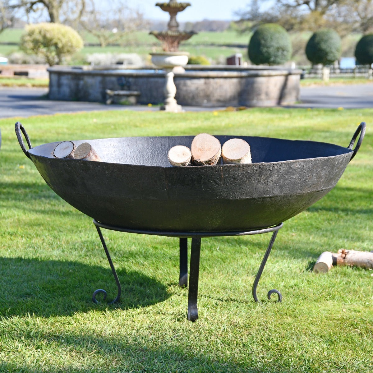 110cm Kadai Bowl with Wood in Garden 