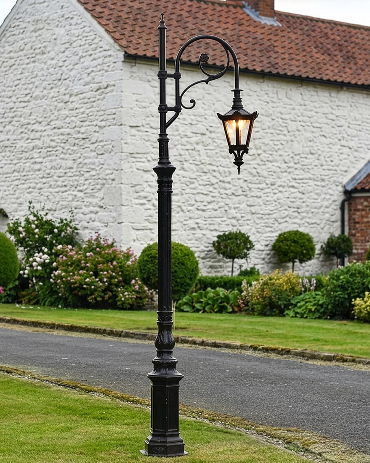 2.5m Dark Brown Deluxe Swan Neck Cast Iron Lamp Post Digital illustration