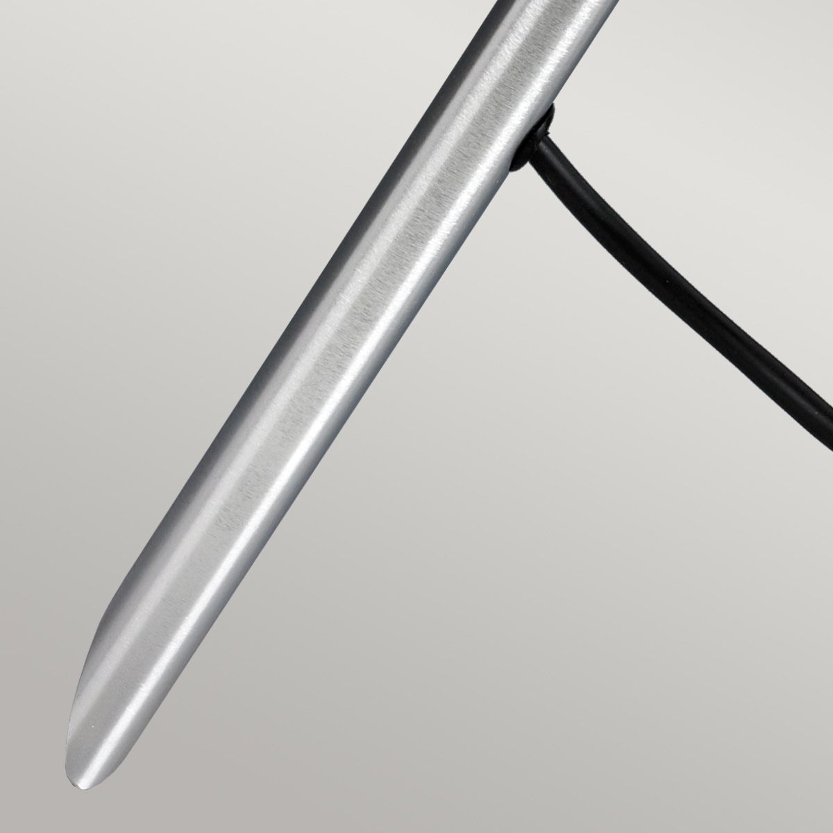 Magnified view of the pole spike