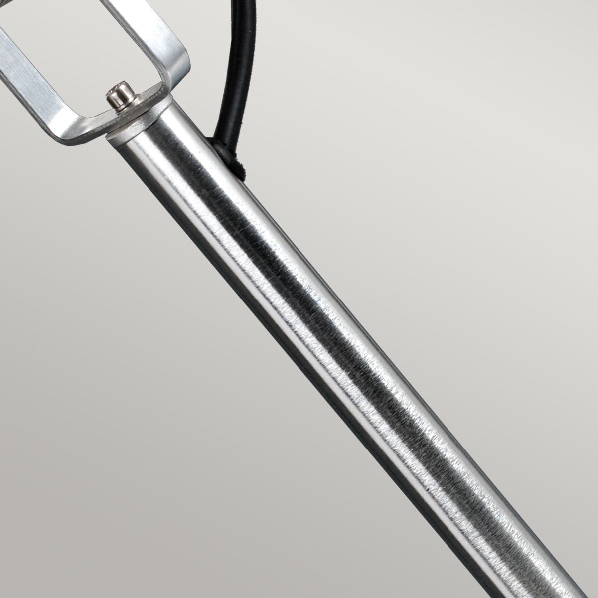 Close up of the pole connector 
