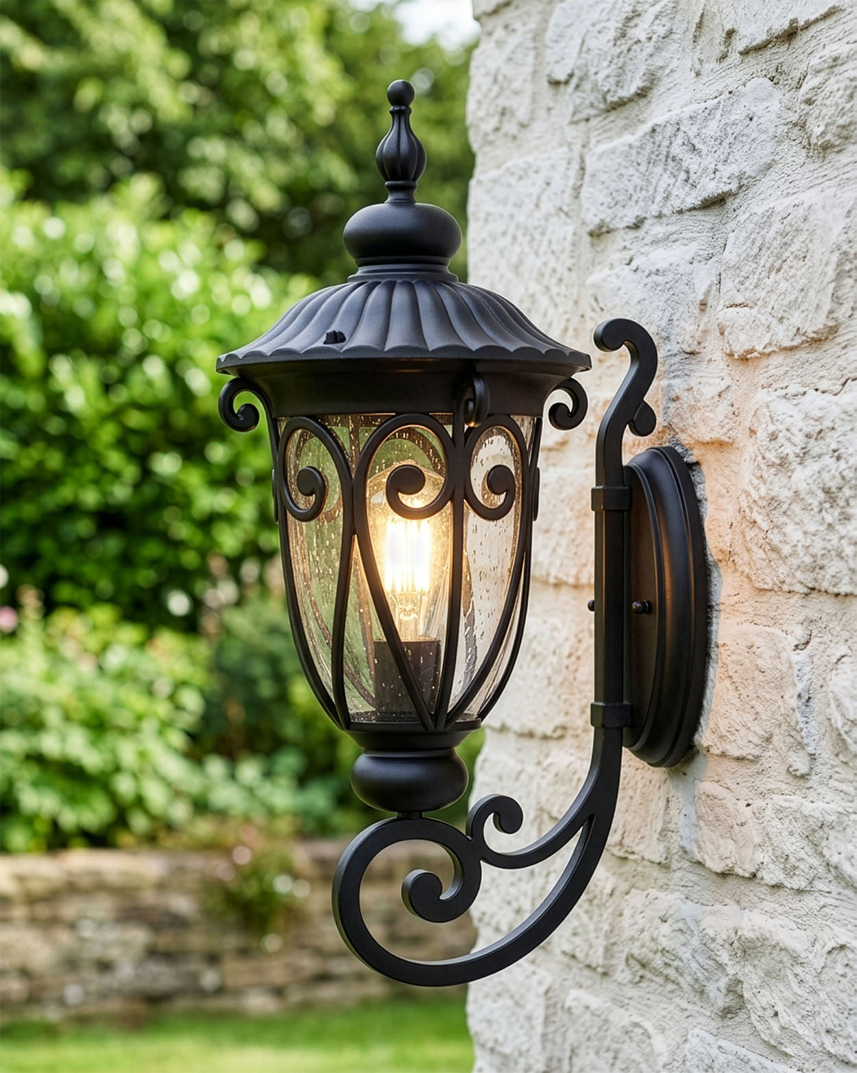 'COLSHAW' MEDIUM BOTTOM FIX TRADITIONAL WALL LIGHT Digital Illustration