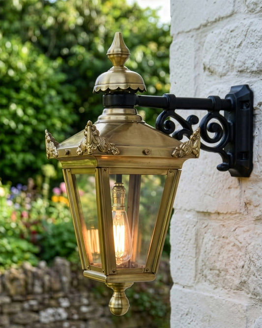 'PADWORTH' STANDARD ANTIQUE BRASS TOP FIX WALL LIGHT Digital Illustration