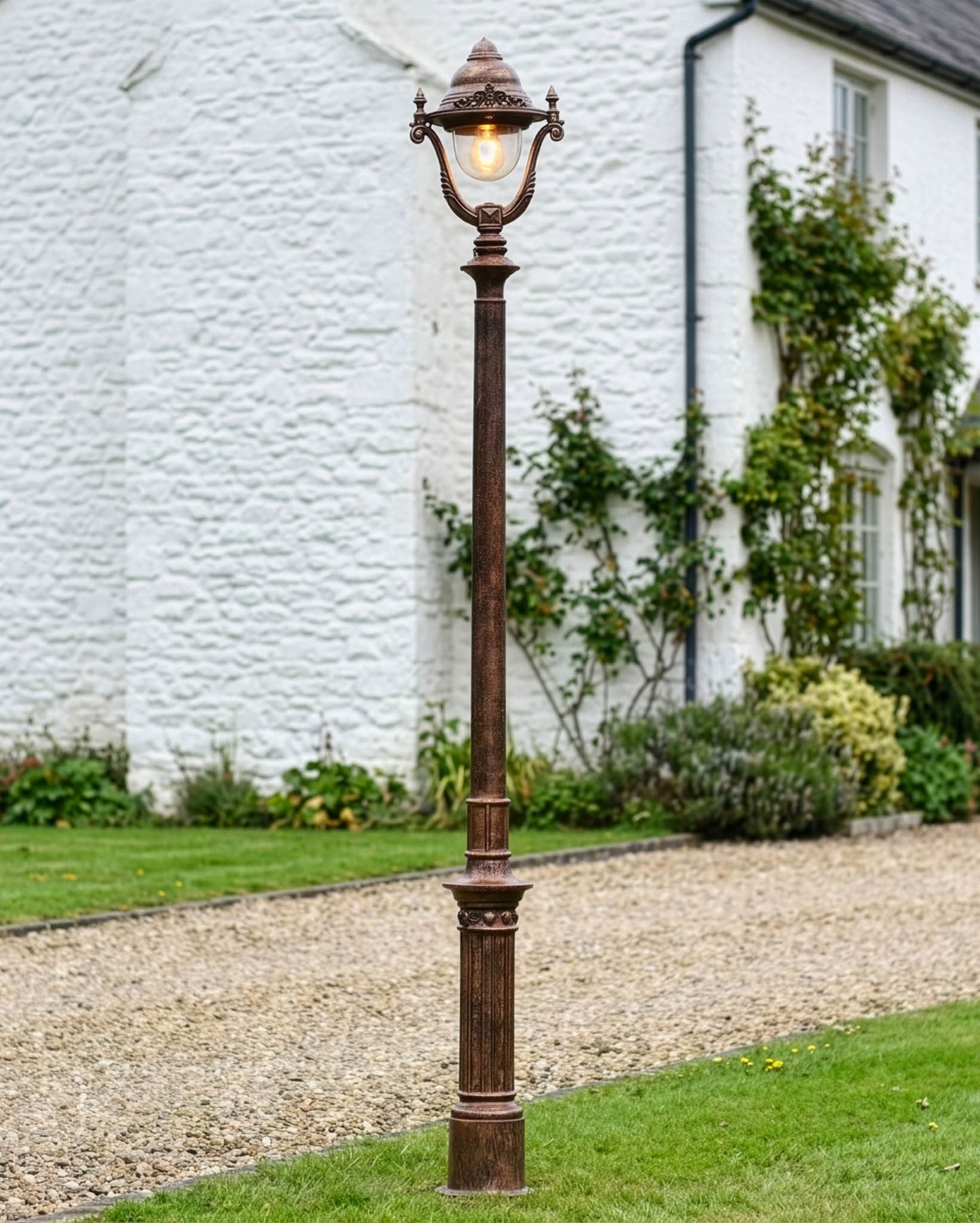 2.5m Antique Copper Traditional Cast Iron Lamp Post Digital Illustration