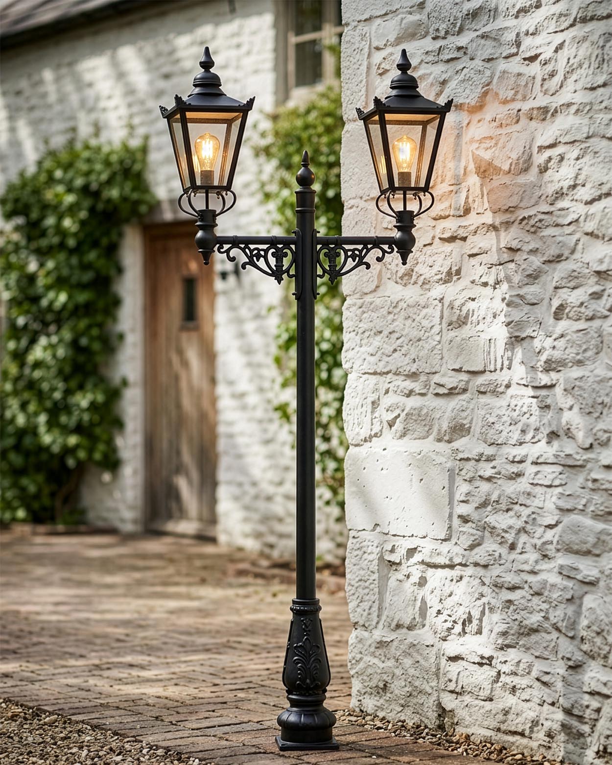 2.2m Double Head Victorian Lamp Post Digital Illustration