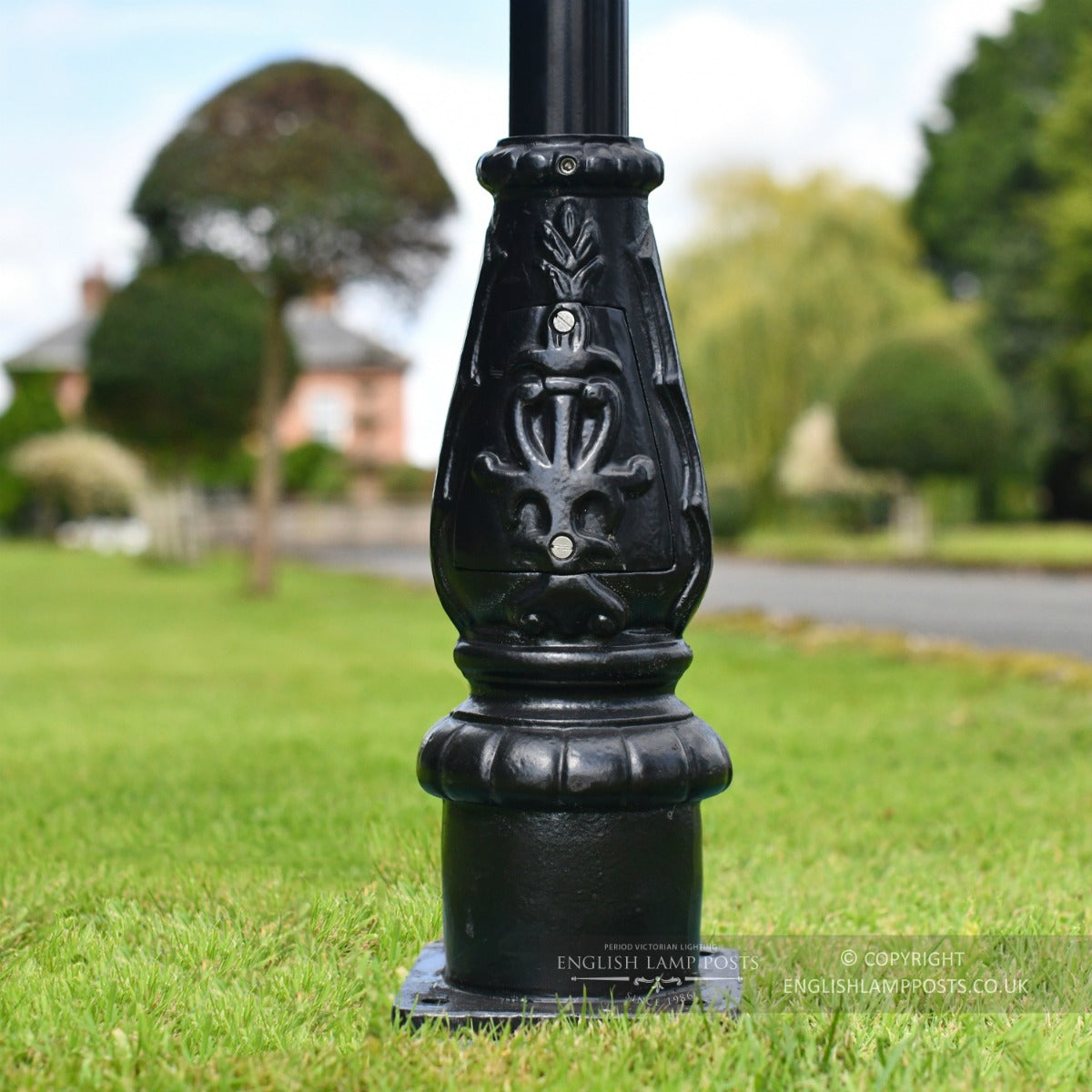 Ornate Base Of Kensington Lamp Post 2.25m
