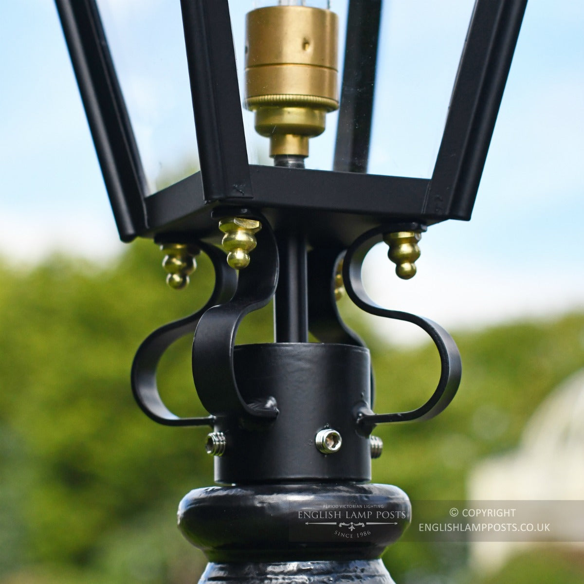 Kensington Lamp Post 2.25m Close Up