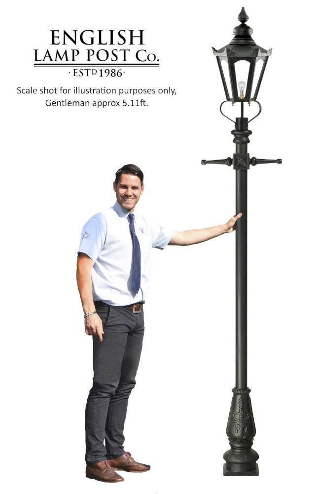 Life size scale of the lamp post