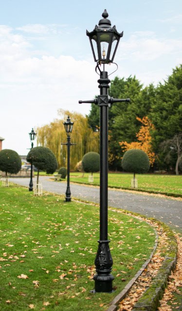 2.7m Black Victorian Hexagon Lamp Post - thumbnail