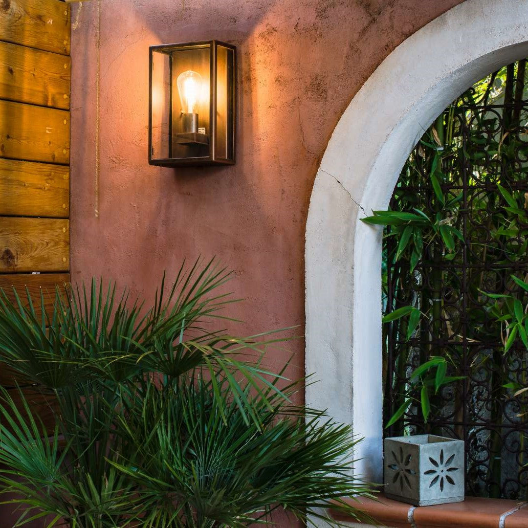 reine half wall light in situ 2