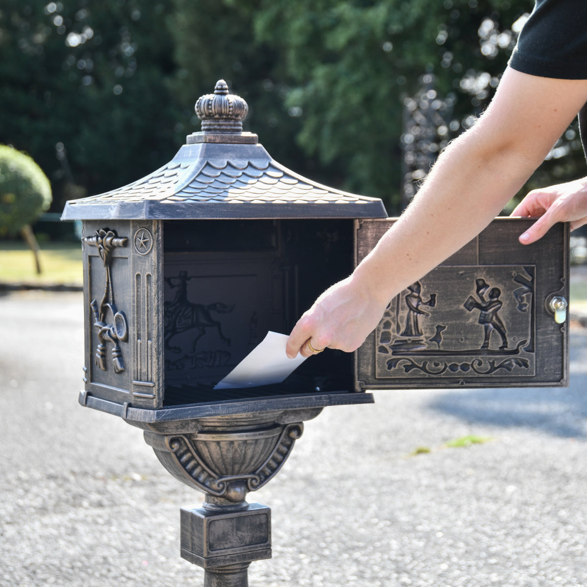 Close up of the mail retrieval process