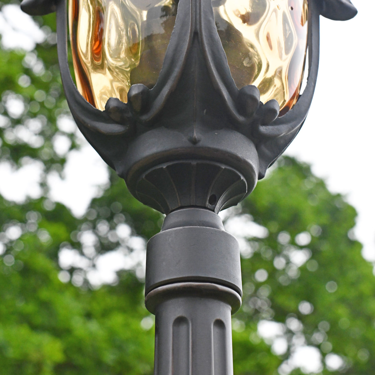 Magnified view of the lantern base
