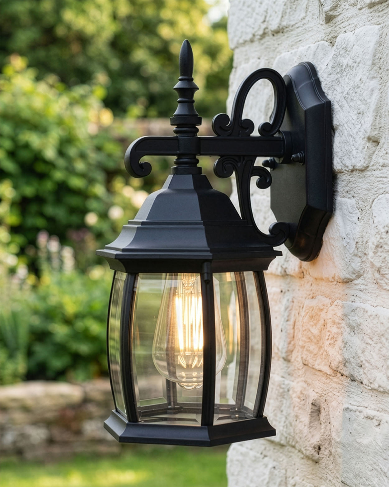 'ALDIN' CLASSICAL WALL LIGHT Digital Illustration