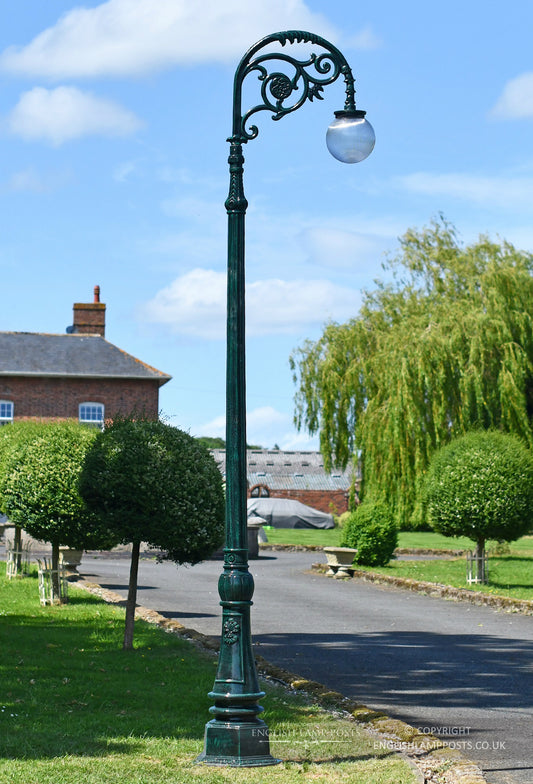 3.1m Verdirgis Green Victorian Globe Cast Iron Lamp Post