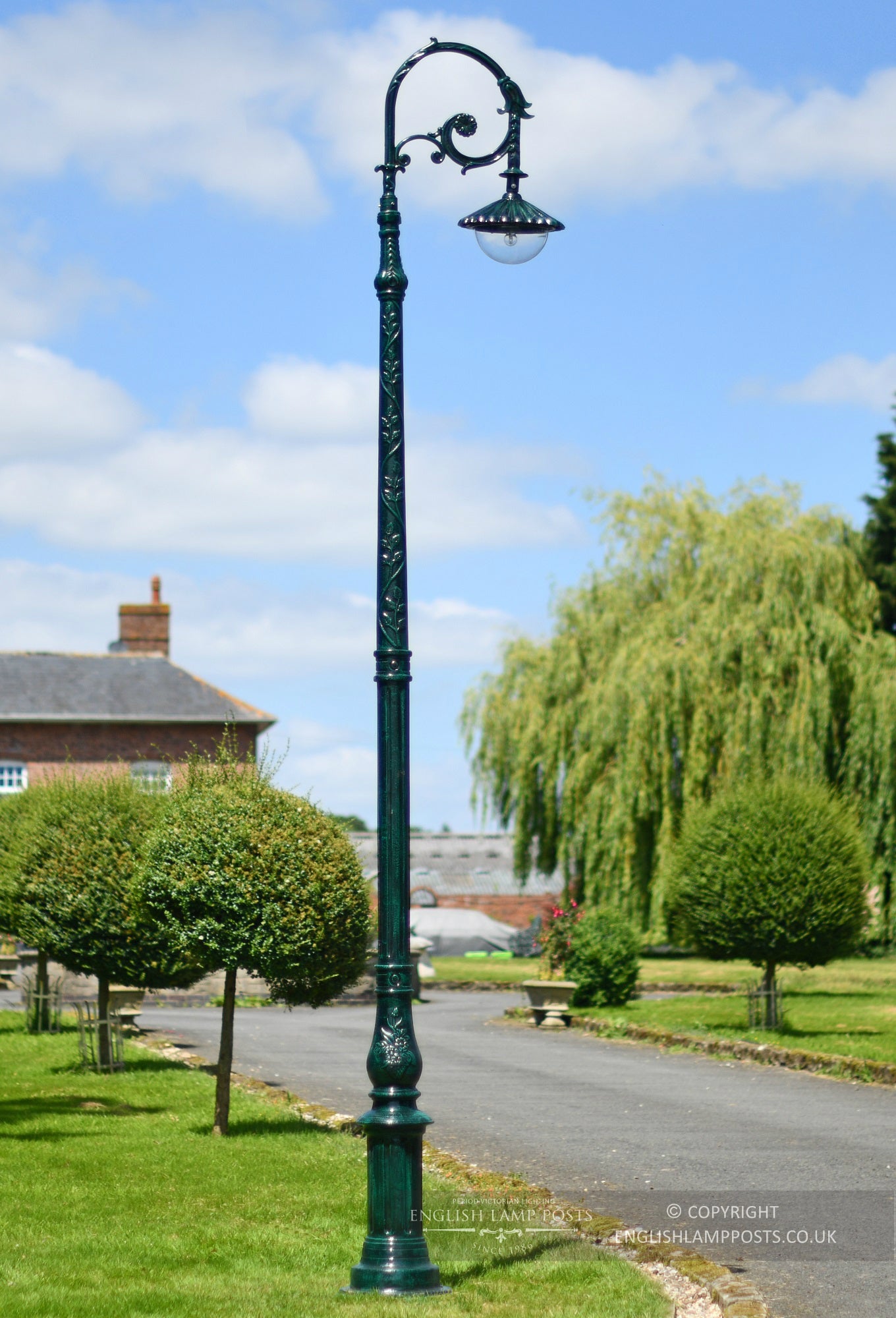 3.5m Antique Green Gothic Deluxe Victorian Lamp Post