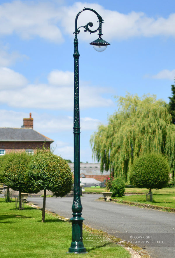 3.5m Antique Green Gothic Deluxe Traditional Lamp Post