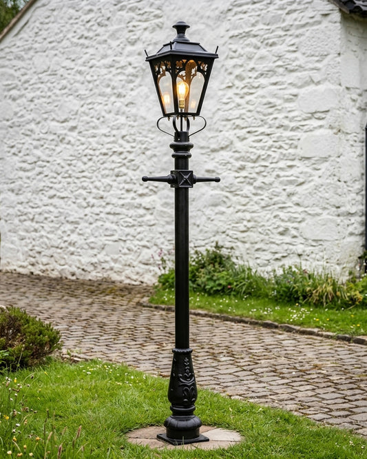 2.7m Deluxe Dorchester Garden Lamp Post Digital Illustration