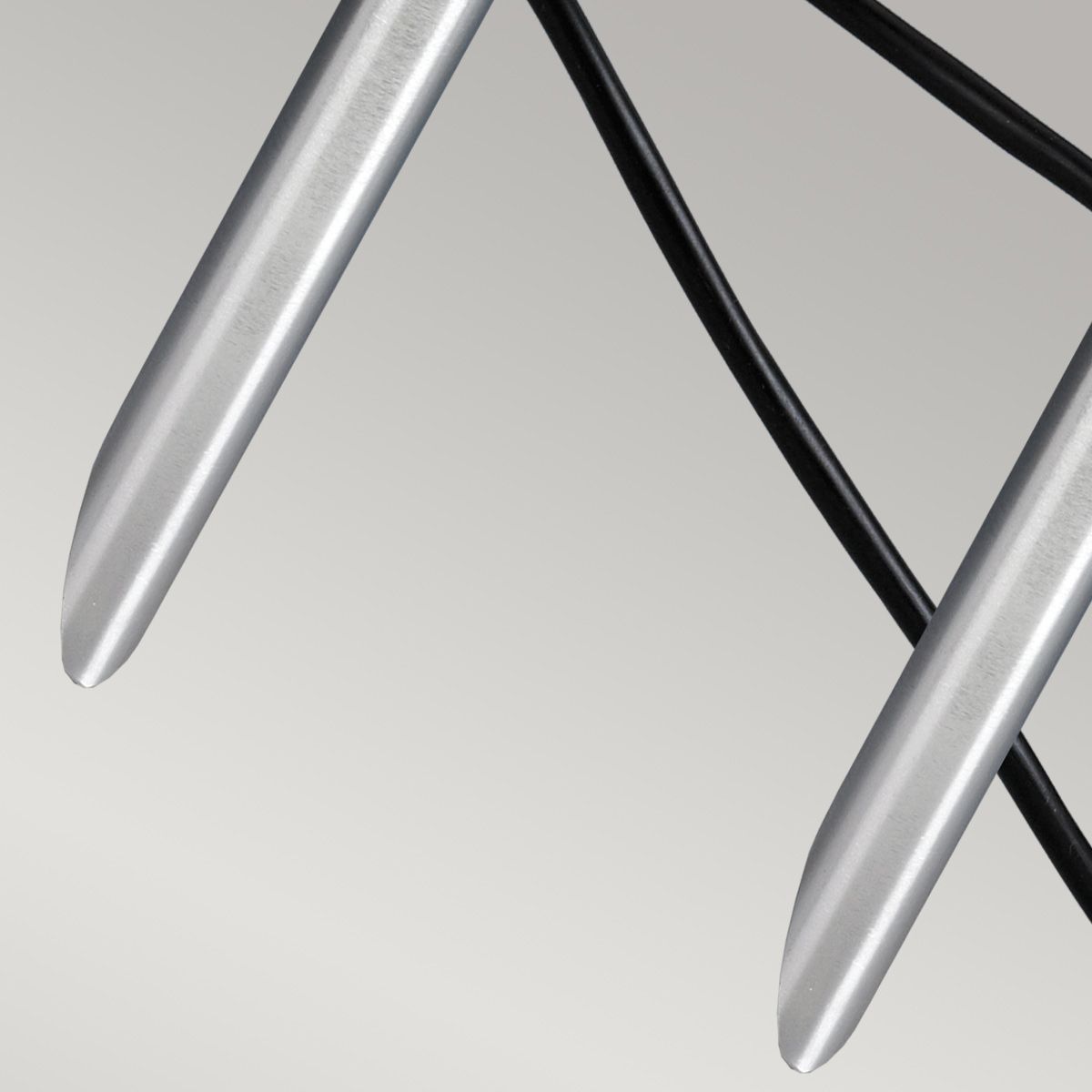 Magnified view of the pole spike