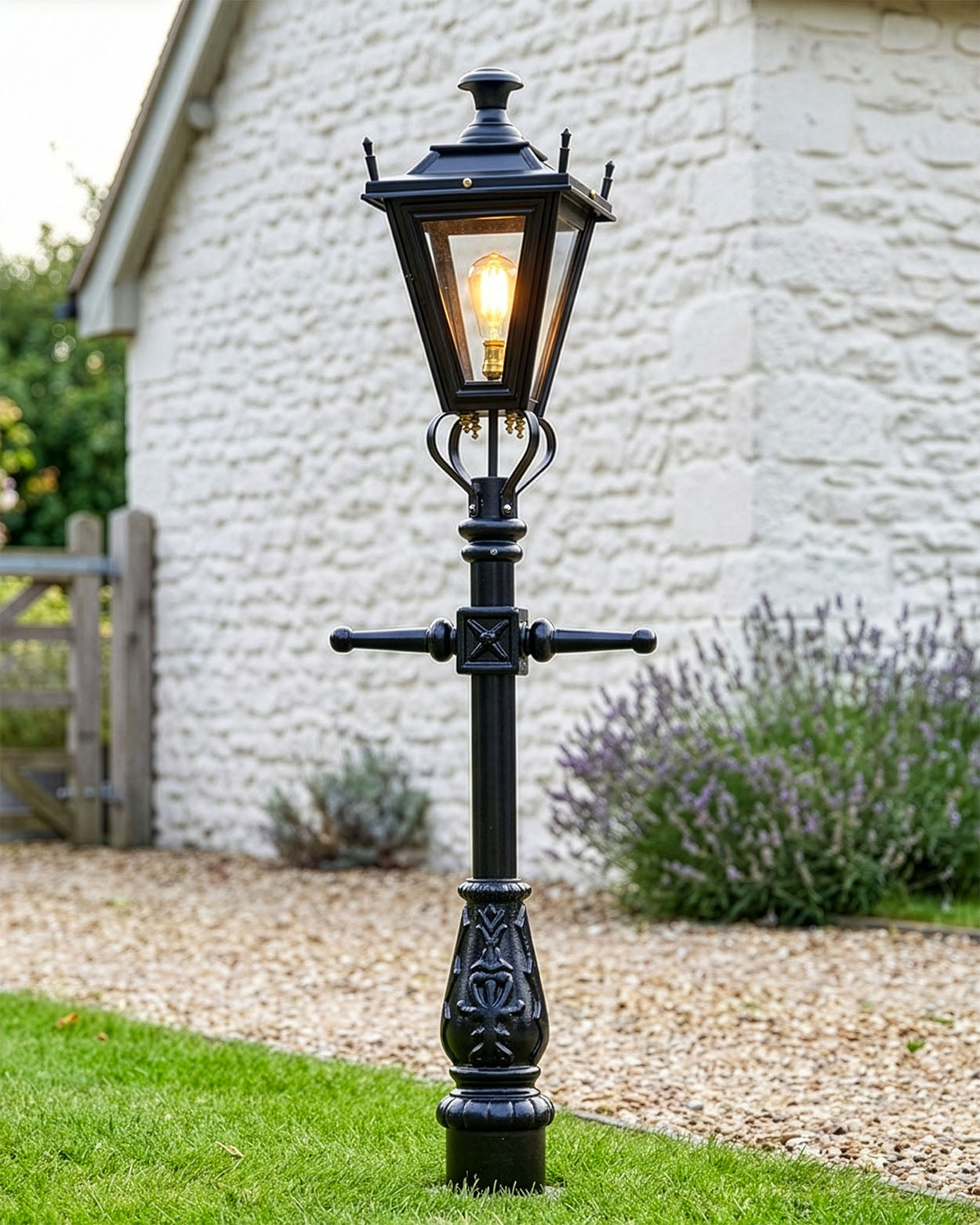 Black 'Dorchester' Miniature Lamp Post - 1.5m Digital Illustration