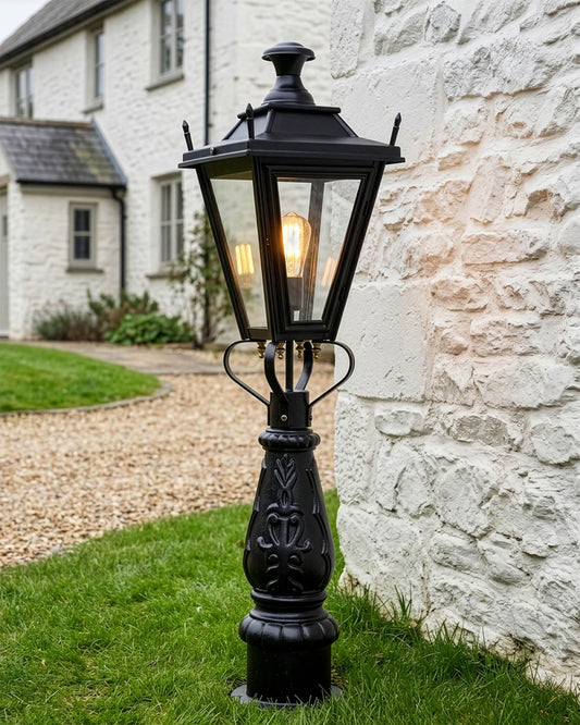 'Dorchester' Traditional Pillar Light Digital Illustration 