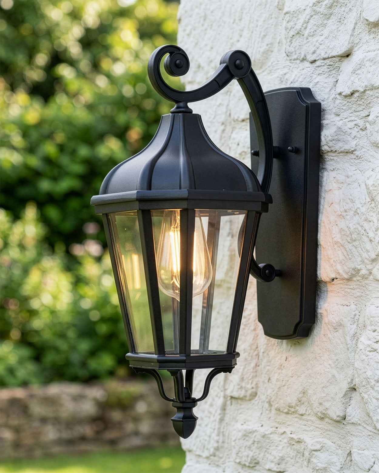 'STOWE' TRADITIONAL WALL LIGHT - SMALL Digital Illustration