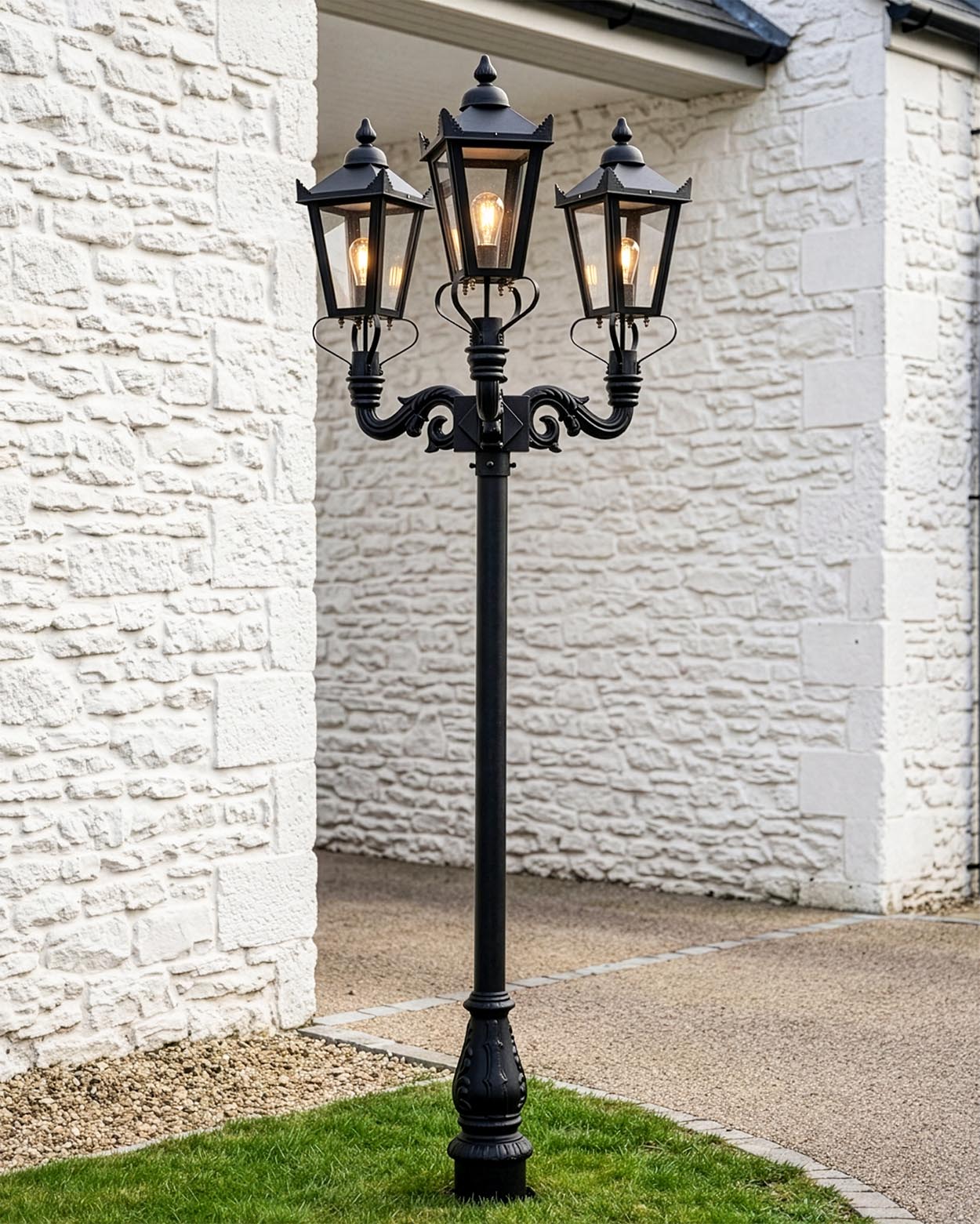 'St James' Three Headed Black Victorian Lantern and Lamp Post Digital Illustration