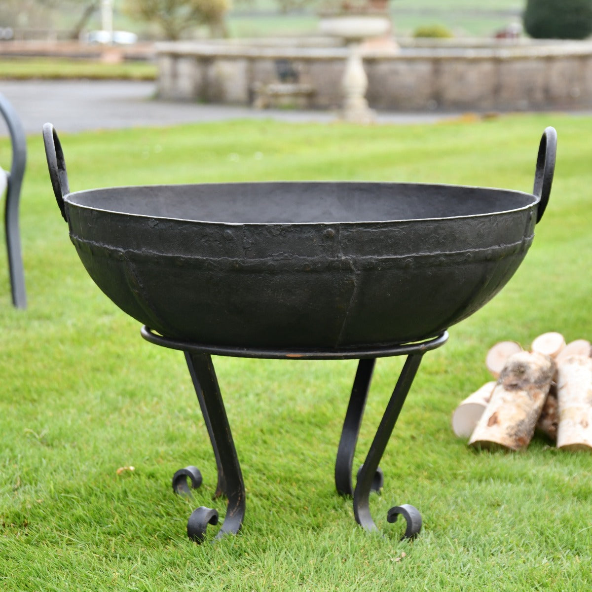 70cm Kadai Bowl in Garden Setting 