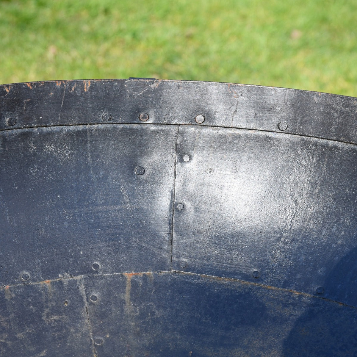 Close up of decorative finish on Iron Kadai Fire Bowl 