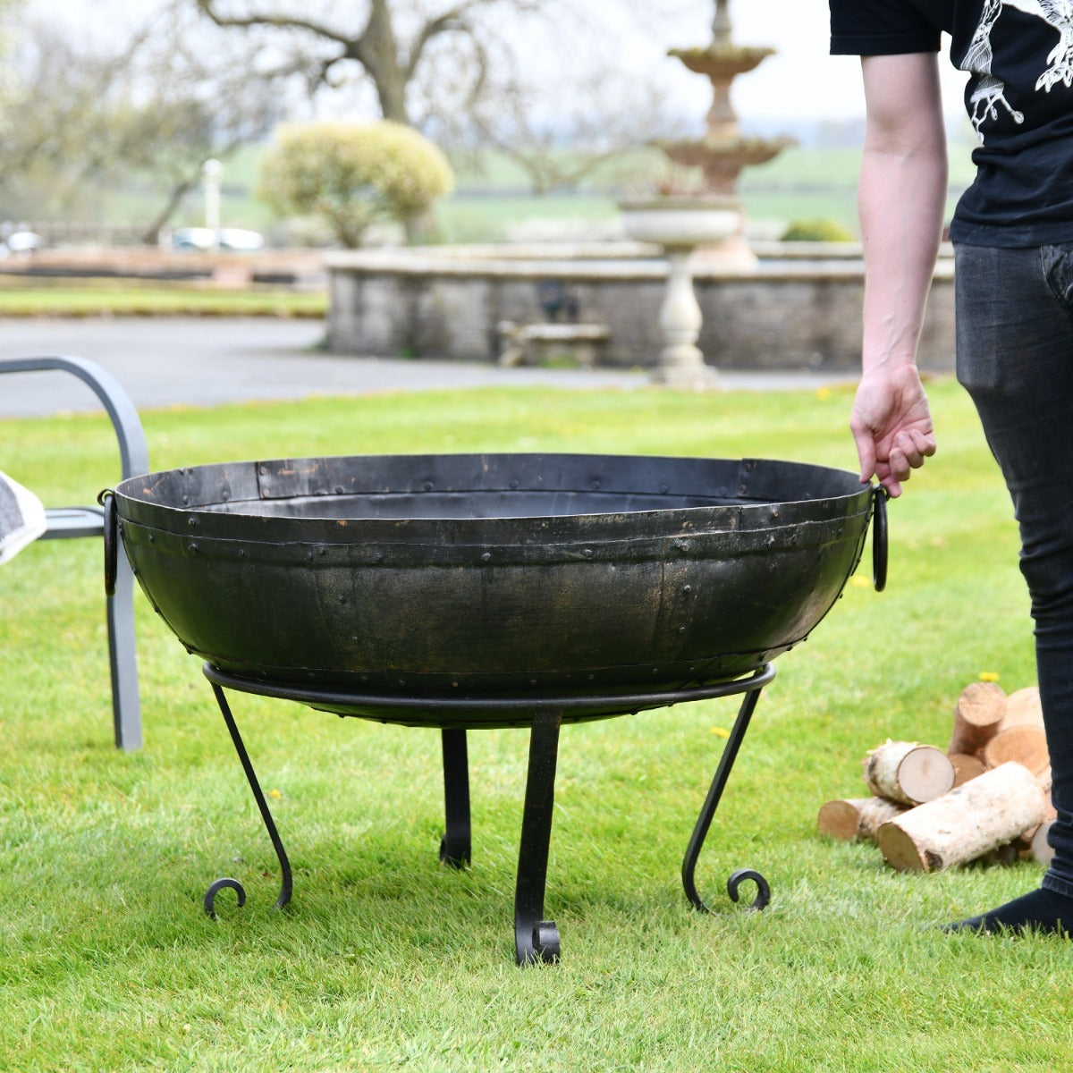 90cm Kadai Fire Bowl in Situ 