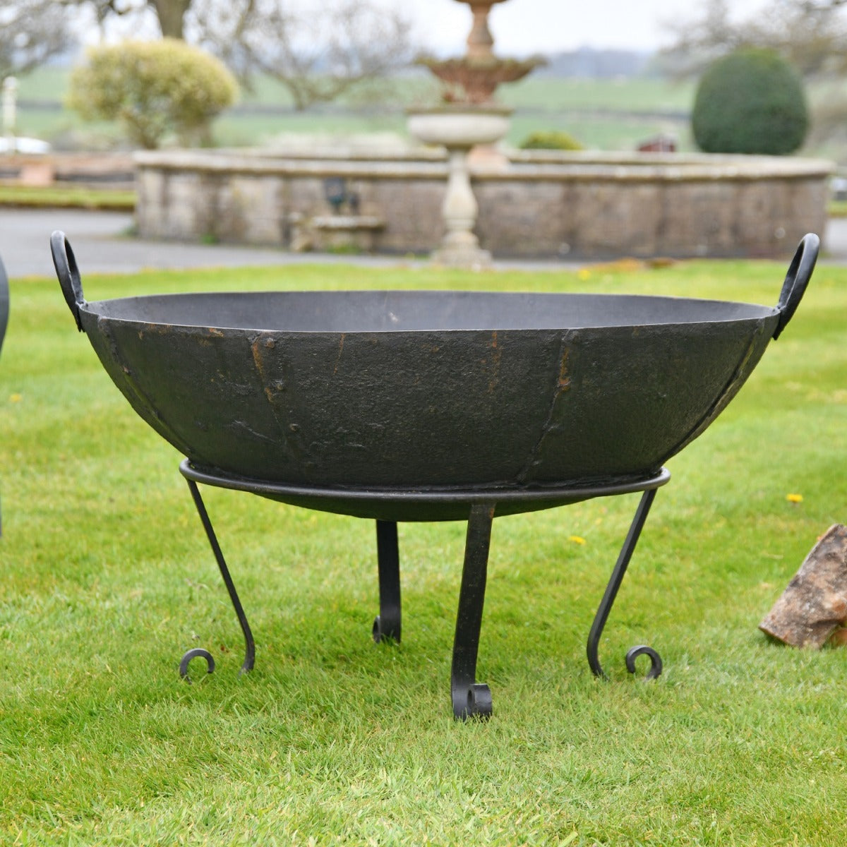 90cm Kadai Fire Bowl with Handles up 