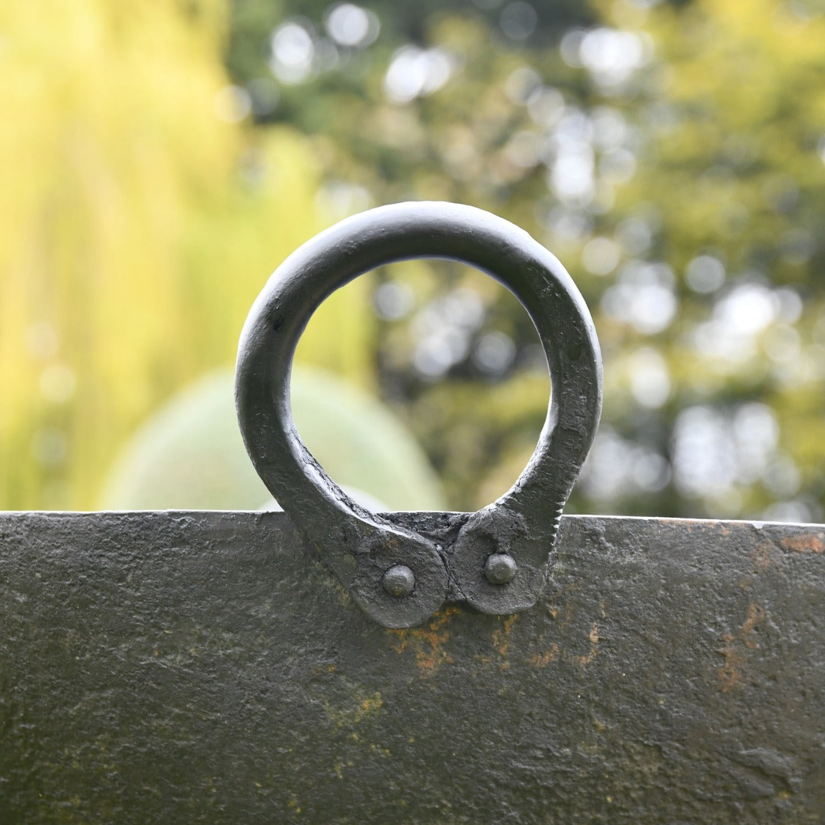 Close up of integrated handles 