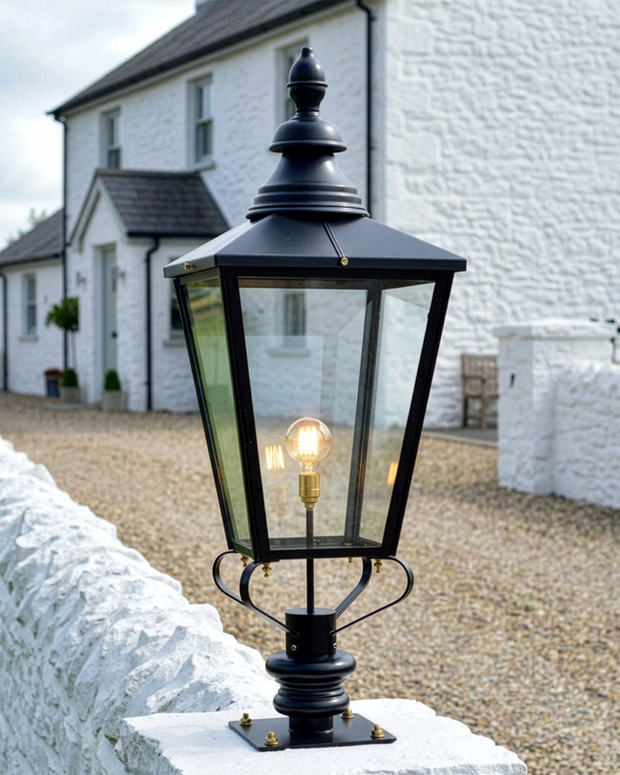 Black 'Rochester' Pillar Light - 105cm Digital Illustration