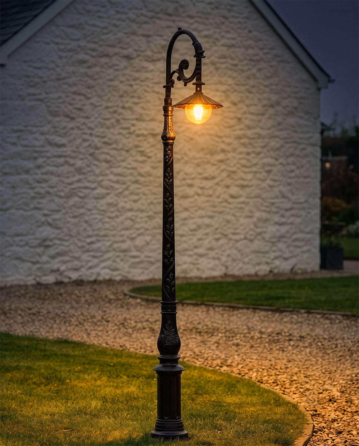 3.1m Antique Black Deluxe Victorian Cast Iron Lamp Post Digital Illustration AT Night