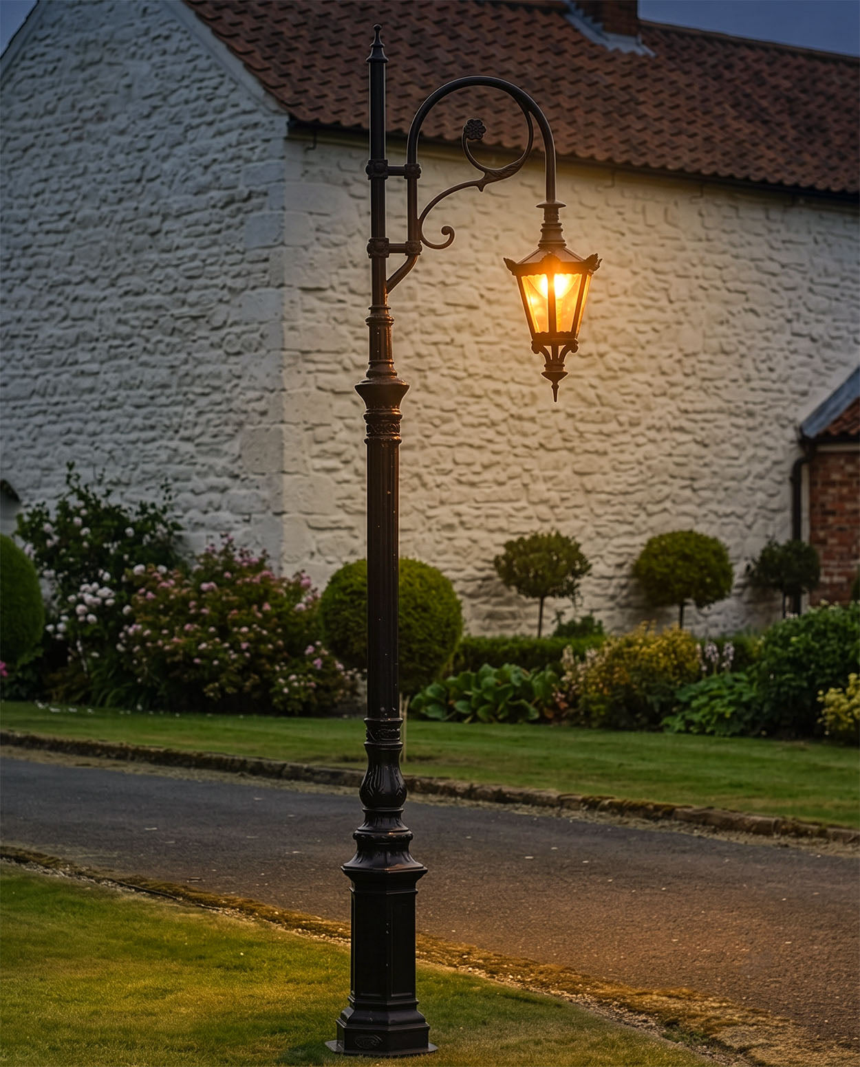 2.5m Dark Brown Deluxe Swan Neck Cast Iron Lamp Post Digital illustration AT Night