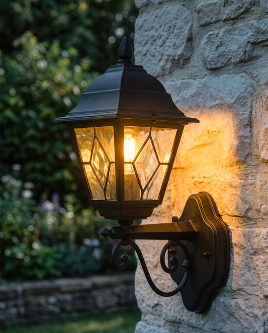 'WINCHESTER' TRADITIONAL BLACK VICTORIAN WALL LIGHT Digital Illustration At night 