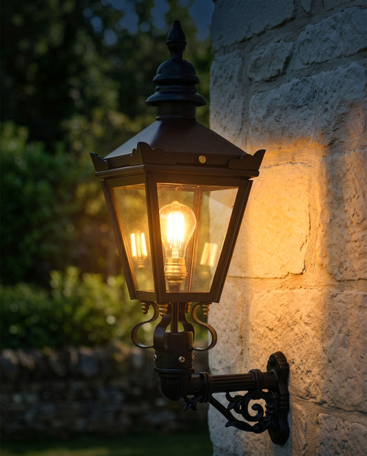 KENSINGTON WALL LIGHT Digital Illustration At Night