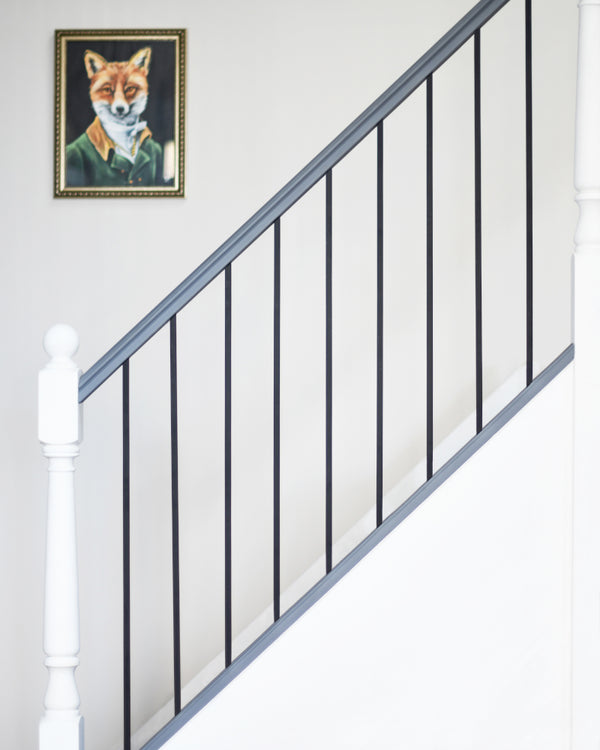 'Antebellum' Matte Black Straight Metal Stair Spindle