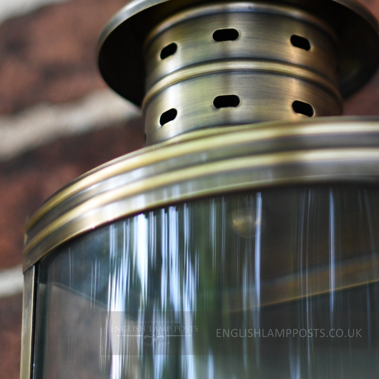 "Hollingbury" Large Brass Flush Wall Lantern