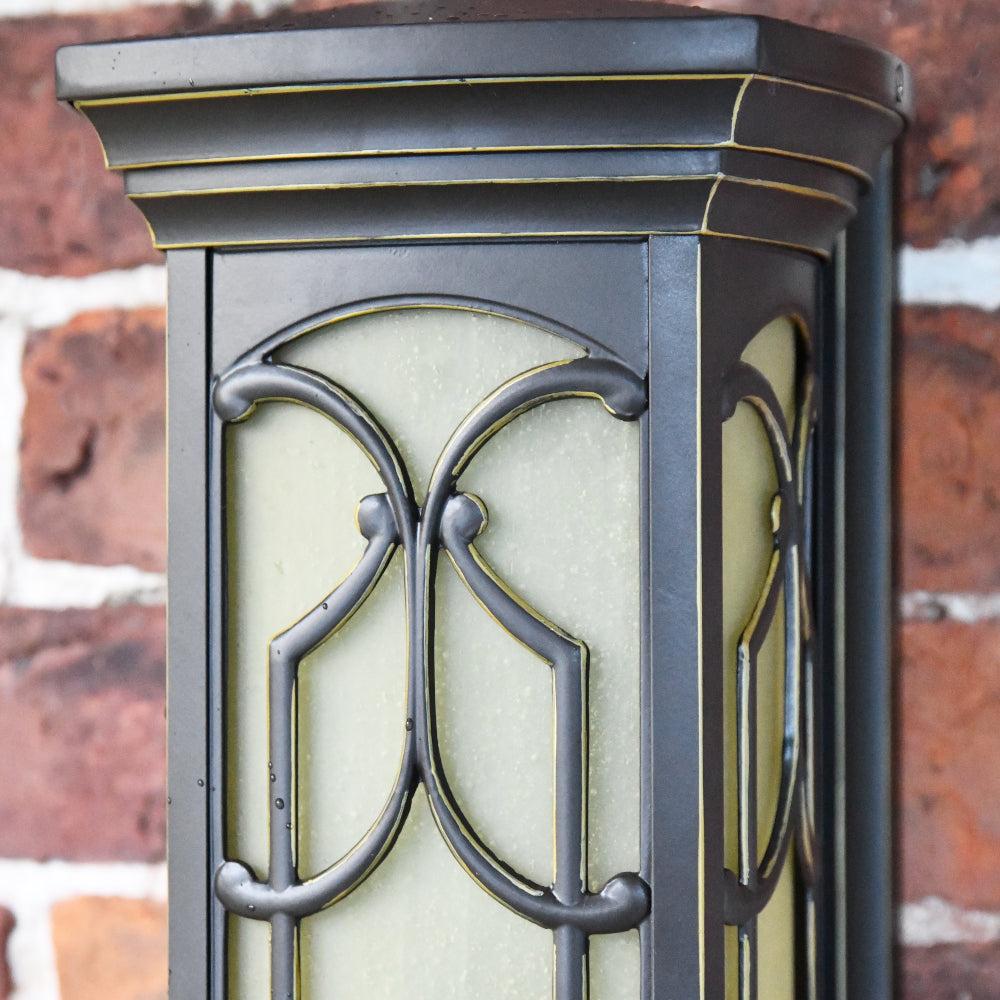 Magnified view of the lantern top