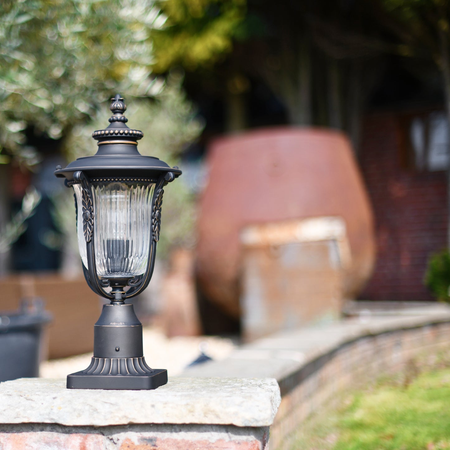Antique Classical pillar light perfect for entrance pillars